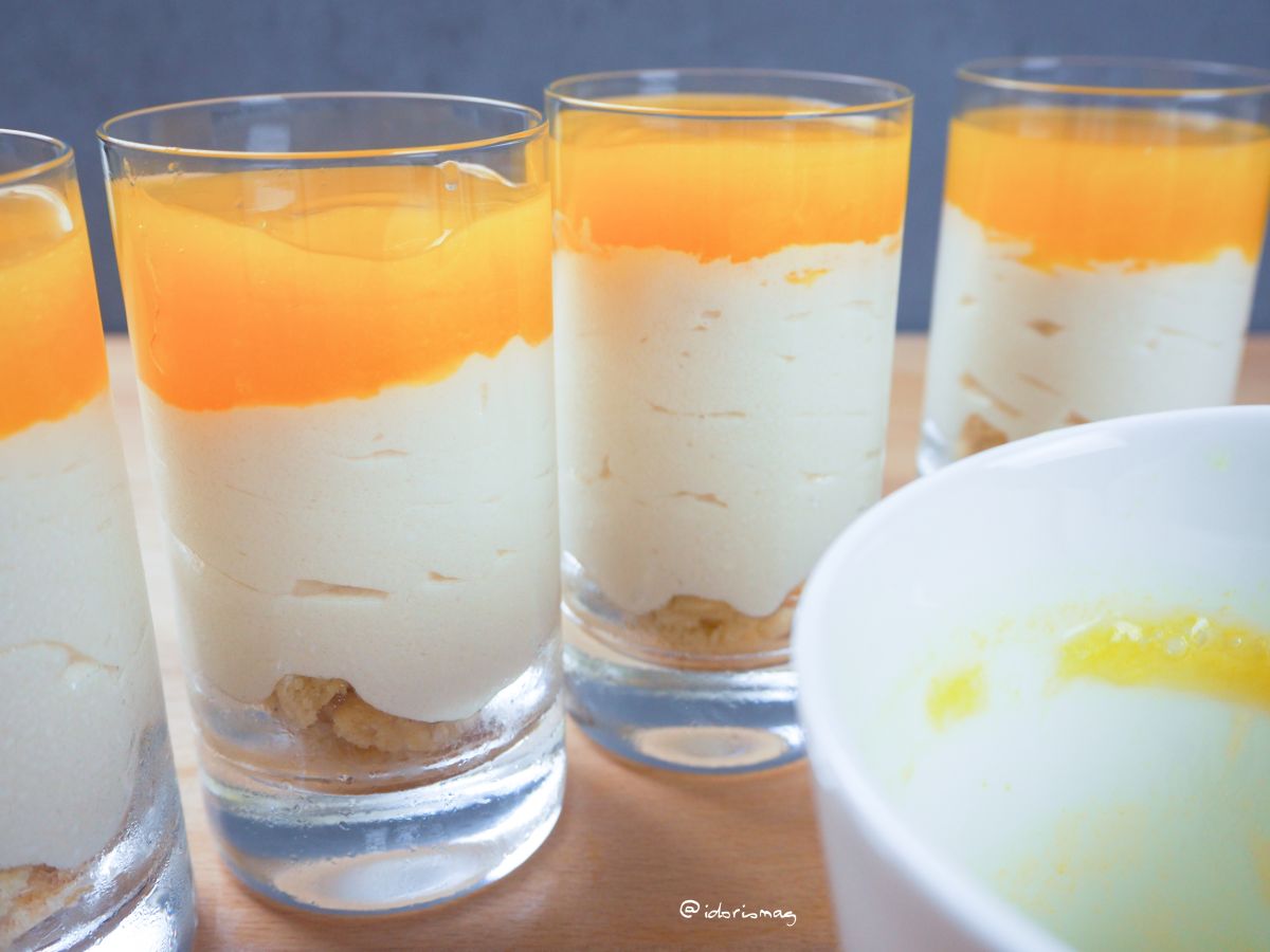 Veganes Maracuja Sahne Dessert im Glas - mit Keksen / Keksboden / Streuseln