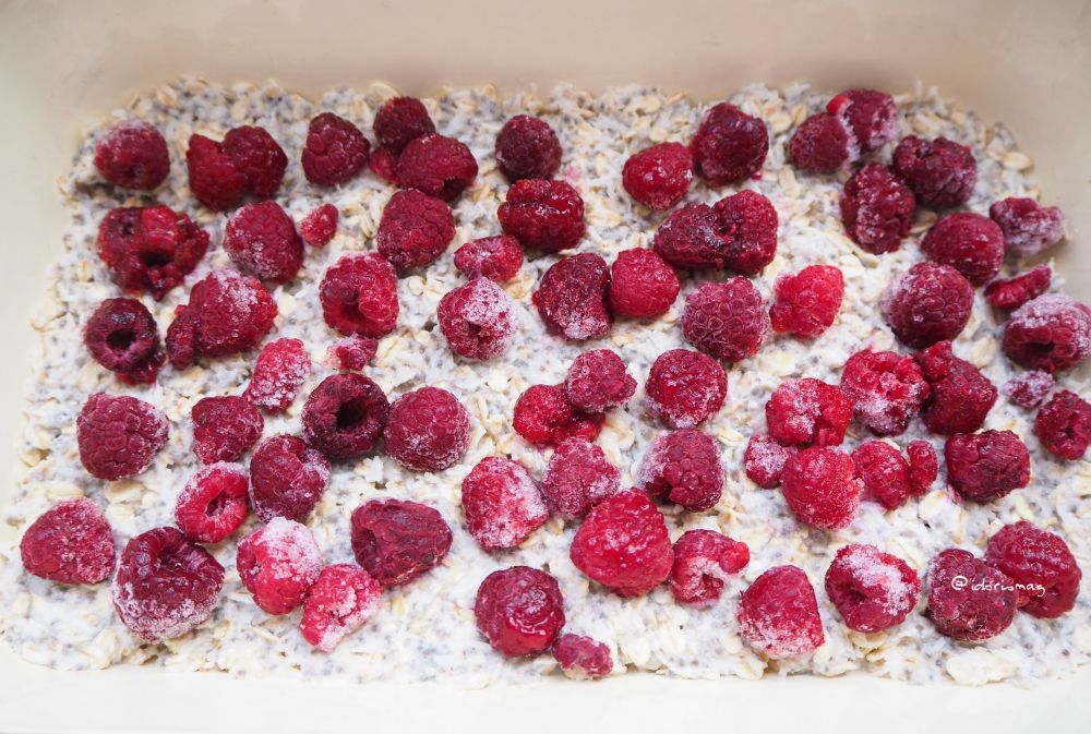 Baked Oatmeal - With raspberries, coconut flakes and chia seeds - Vegan Breakfast Recipe