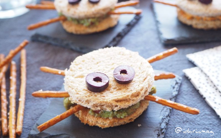 Happy Halloween - Vegan Party Recipe - Toast Spiders