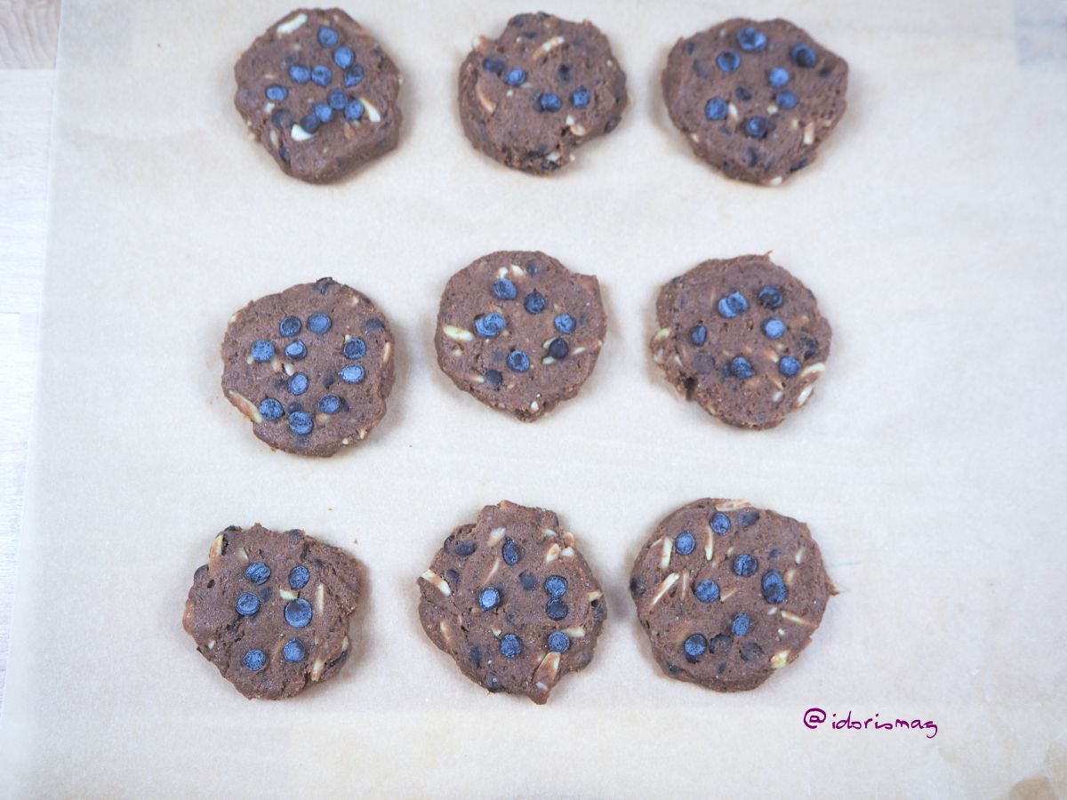 Vegan spelt chocolate almond cookies - Recipe