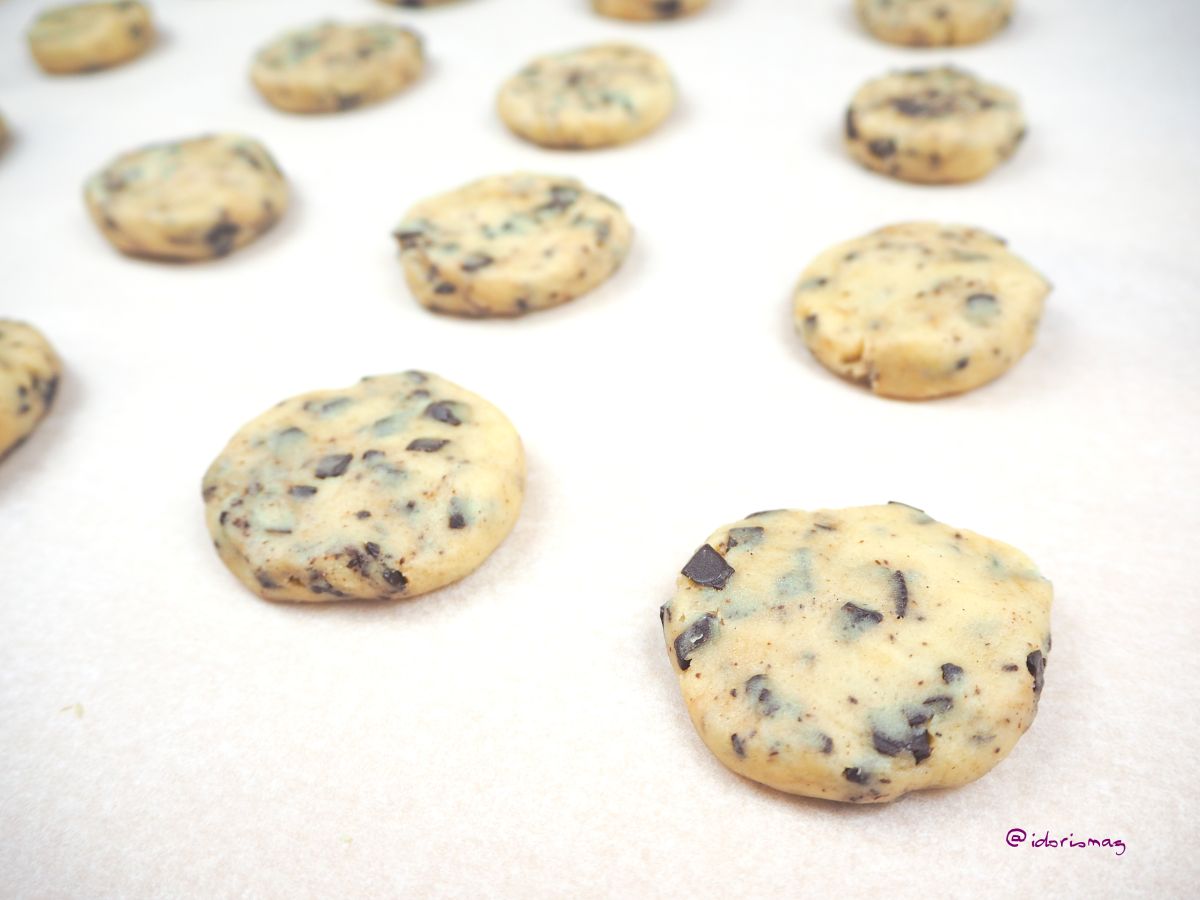 Vegan Vanilla Chocolate Chunk Cookies - Vegan Recipe - Plant-based Recipe