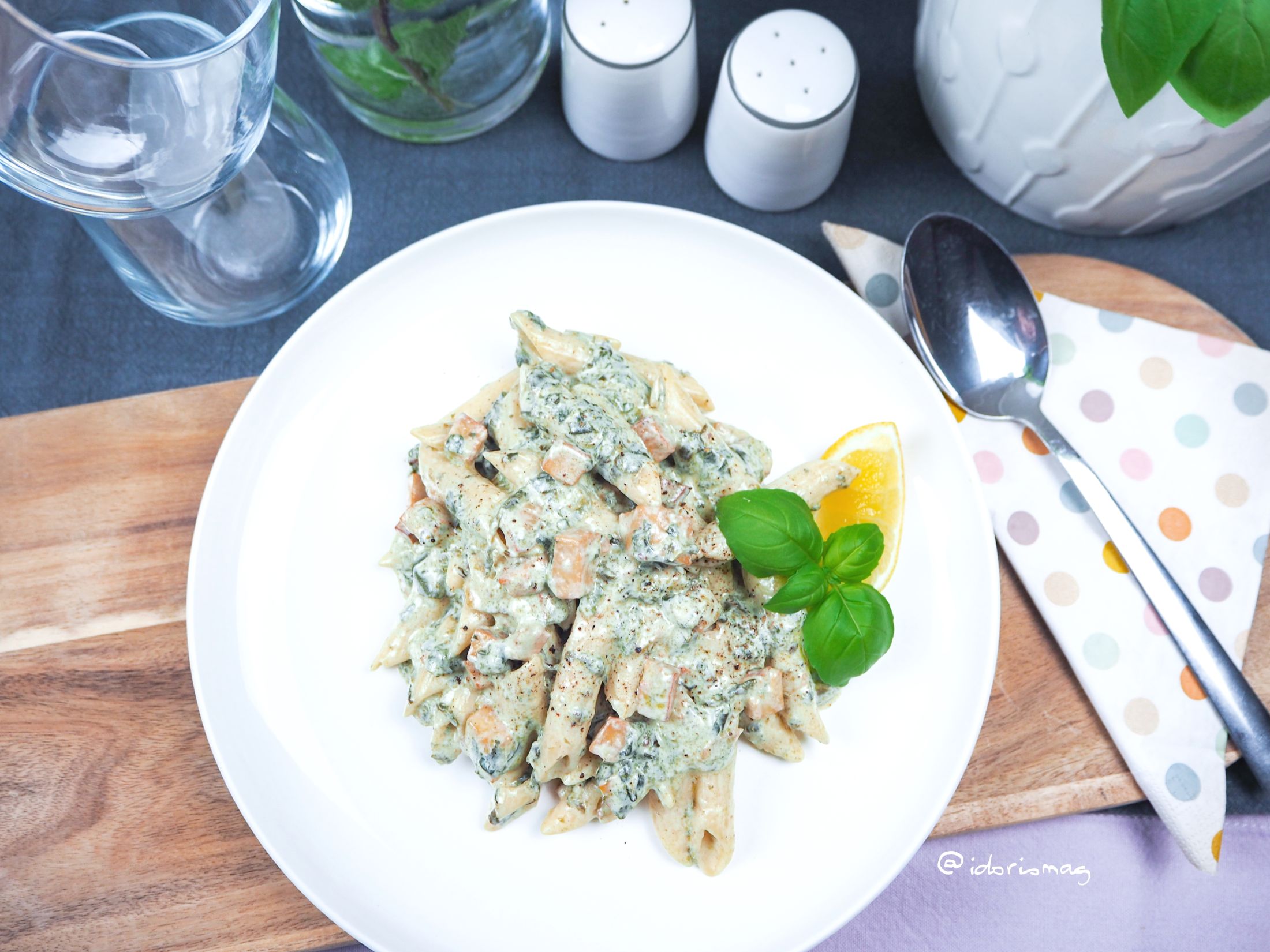 Creamy tasty spinach tofu one pot pasta - Vegan Recipe