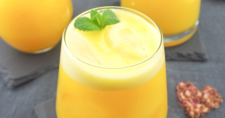 Relaxener veganer Ananas Orange Ingwer Smoothie