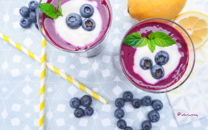 Vegan Breakfast Smoothie Recipe - Blueberries, Banana & Oats